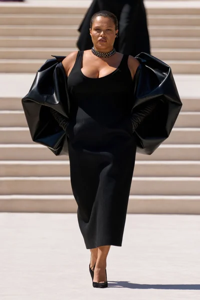 Look 28